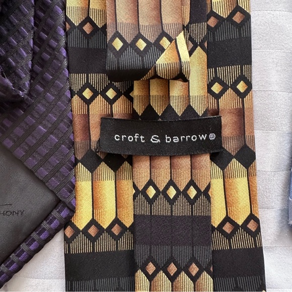 Bundle of 5 Vintage Patterned Silk Ties - Picture 5 of 6